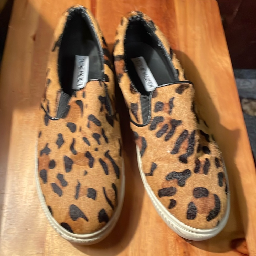 Steve Madden cow hide shoes